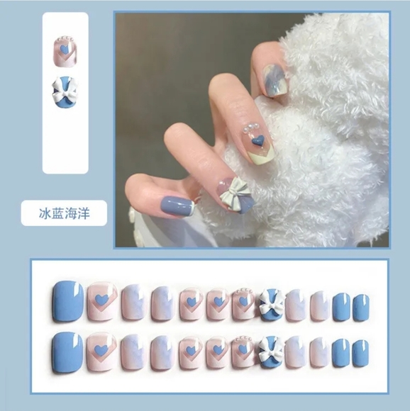 short Blue tie bow pearl press on nails 24 pcs - Picture 2 of 2